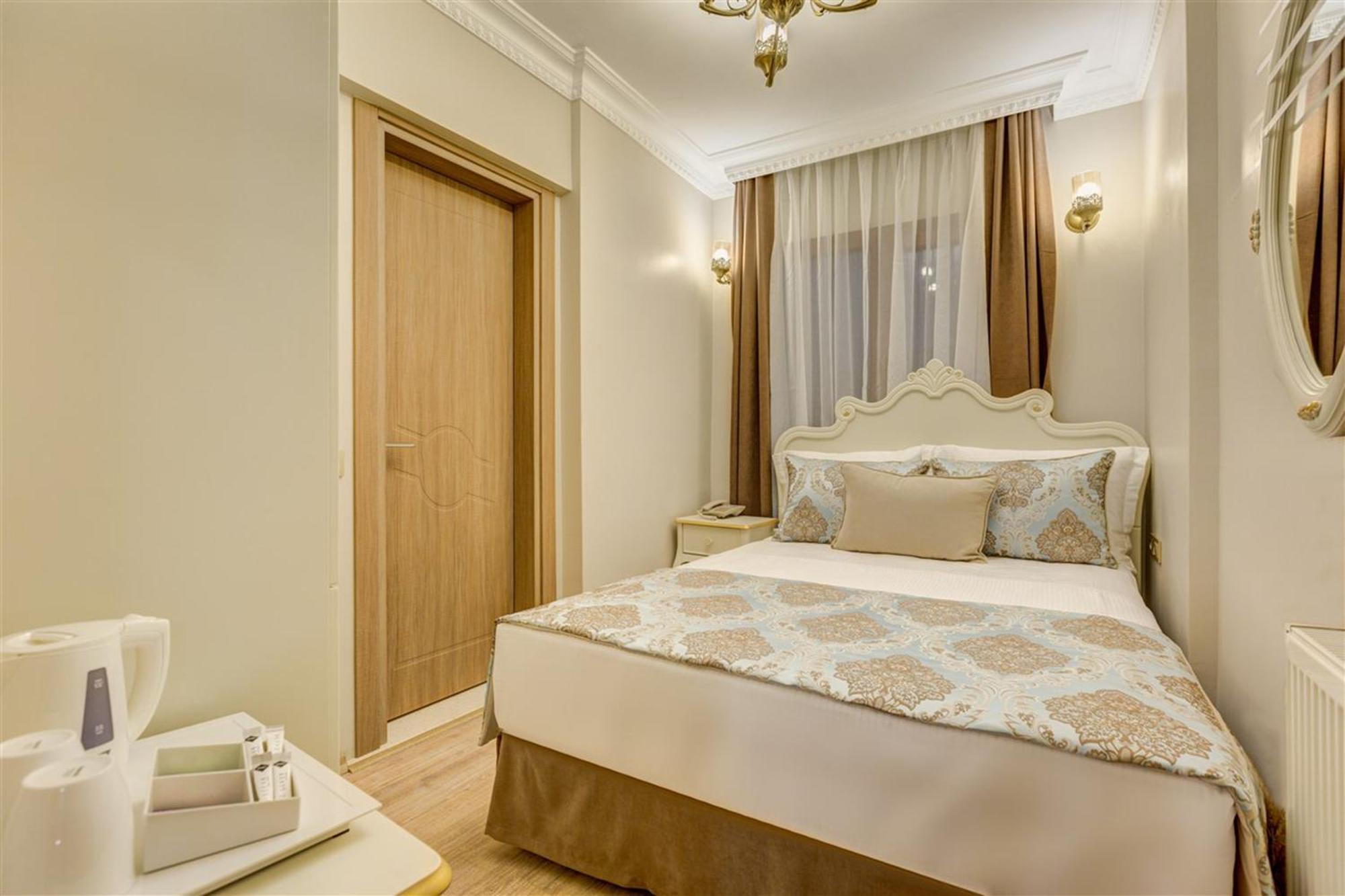 Cunda Oezerbey Konagi (Adults Only) Hotell Ayvalı Rom bilde