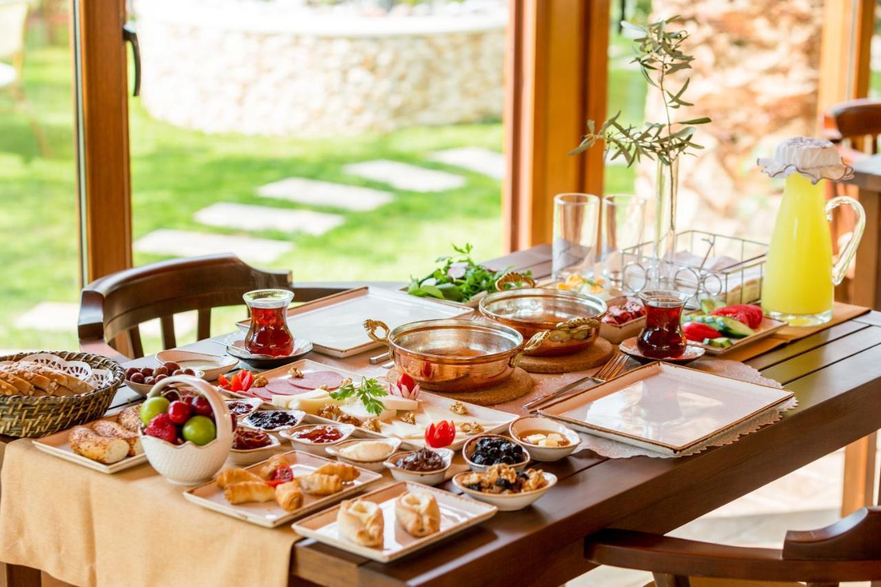 Cunda Oezerbey Konagi (Adults Only) Hotell Ayvalı Eksteriør bilde