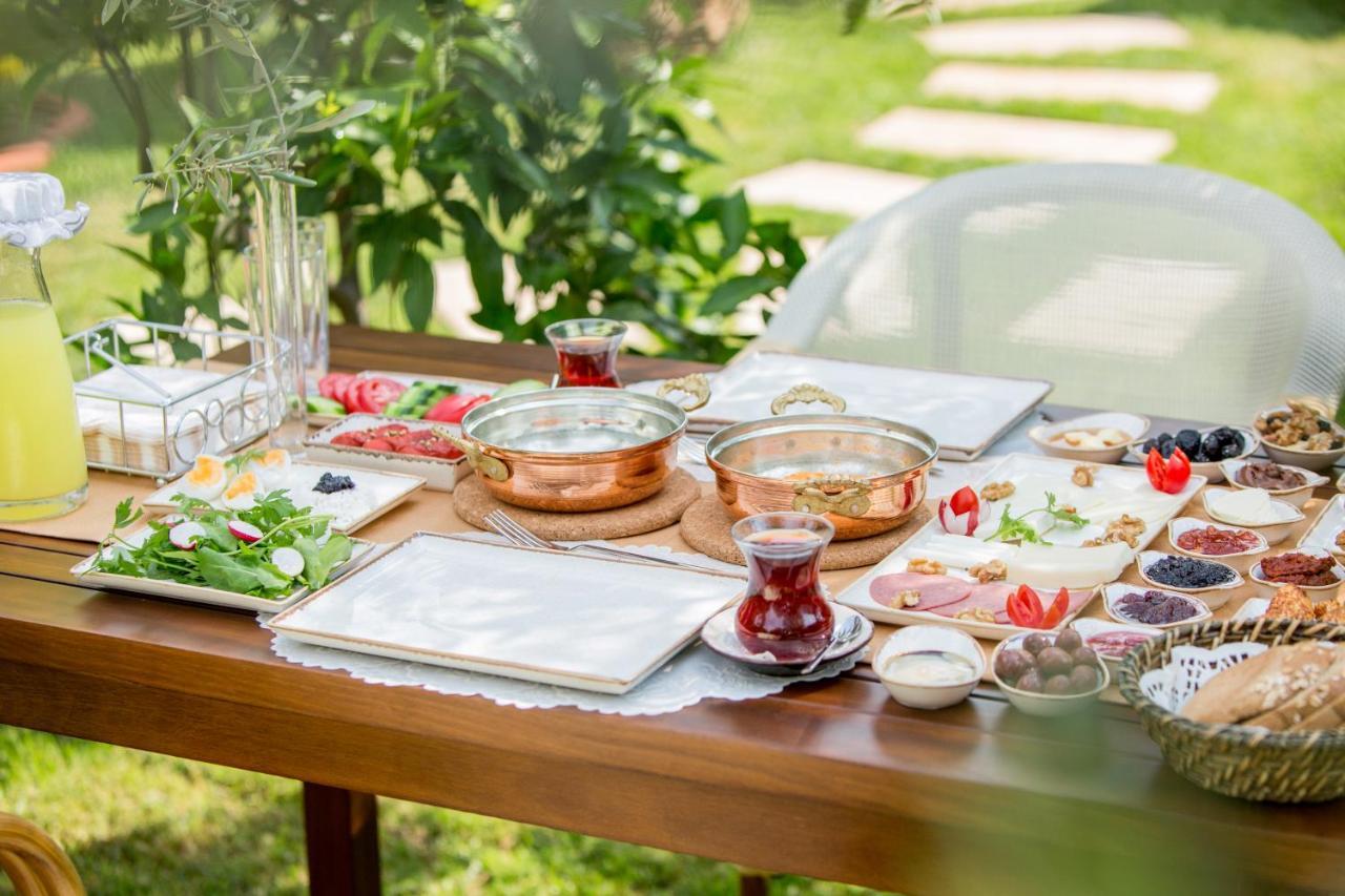 Cunda Oezerbey Konagi (Adults Only) Hotell Ayvalı Eksteriør bilde